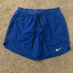 men's small nike running club 5 inch short